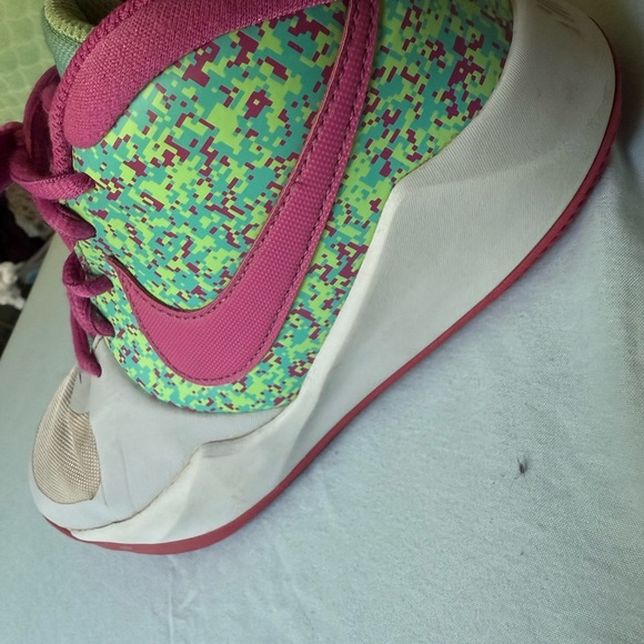 Nike Kids Sneakers in Pink and Green - Picture 1 of 4